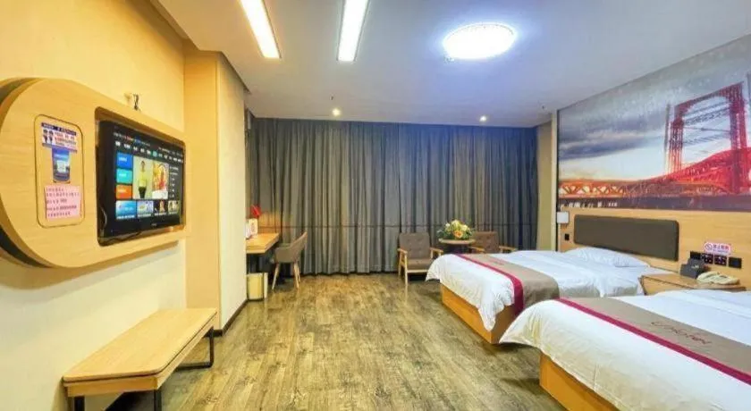 Bed in Thank Inn Plus Hotel Guangdong Yunfu Luoding City Municipal
