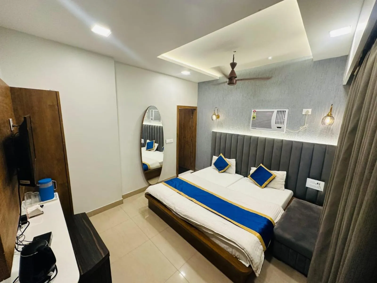 Photo of the whole room, Bed in HOTEL DEVA INN