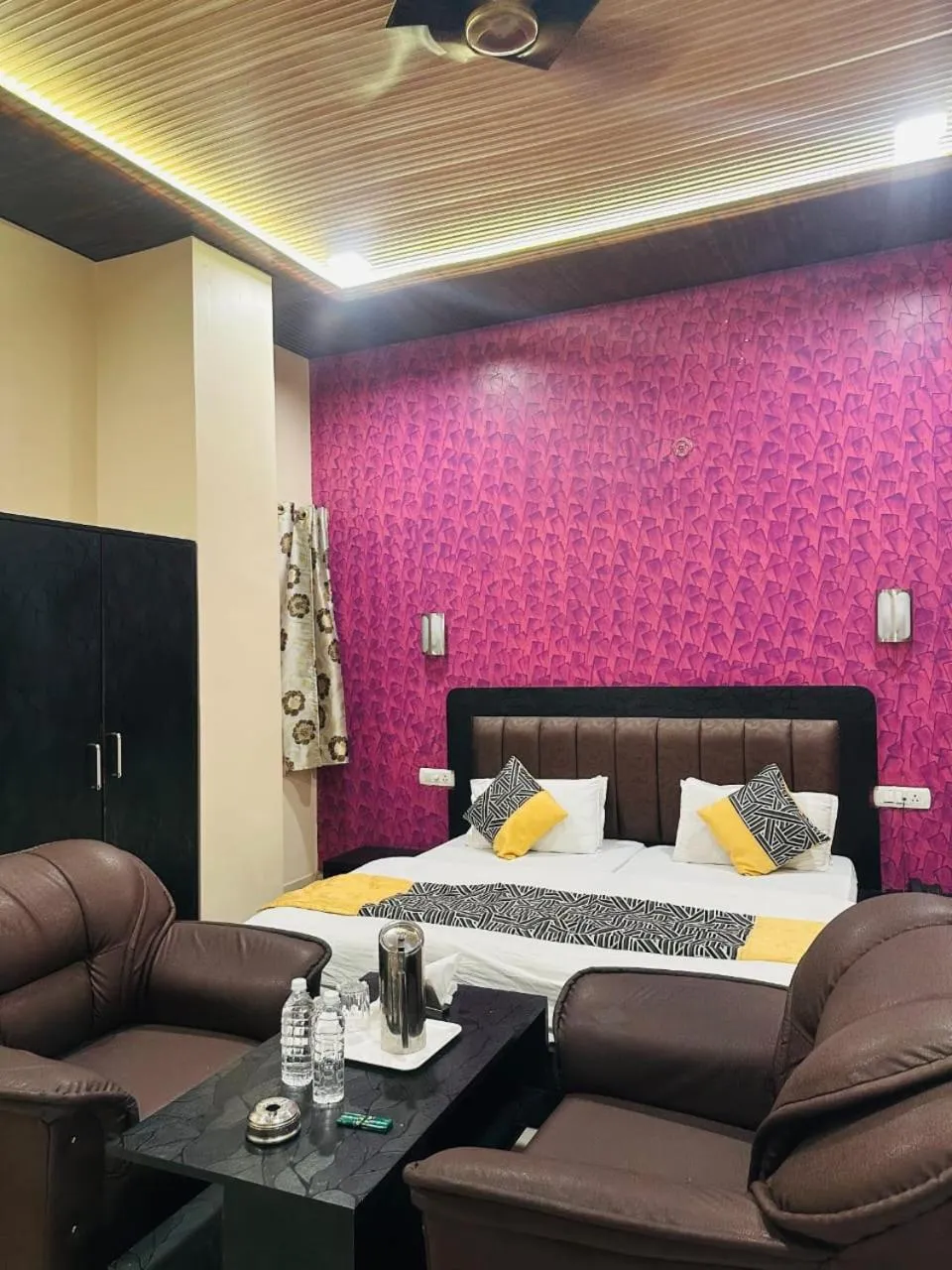 Photo of the whole room, Bed in HOTEL DEVA INN