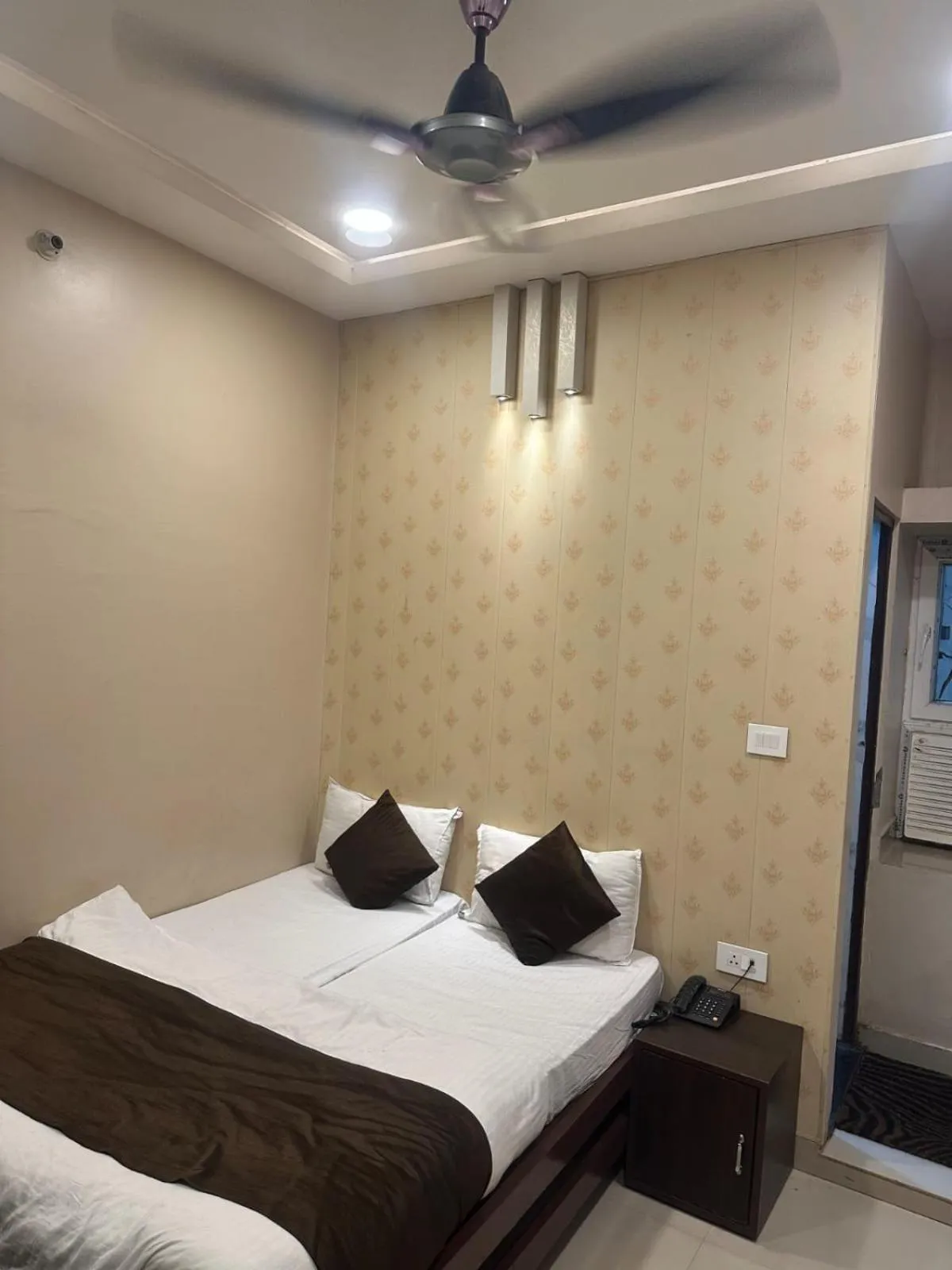 Photo of the whole room, Bed in HOTEL DEVA INN