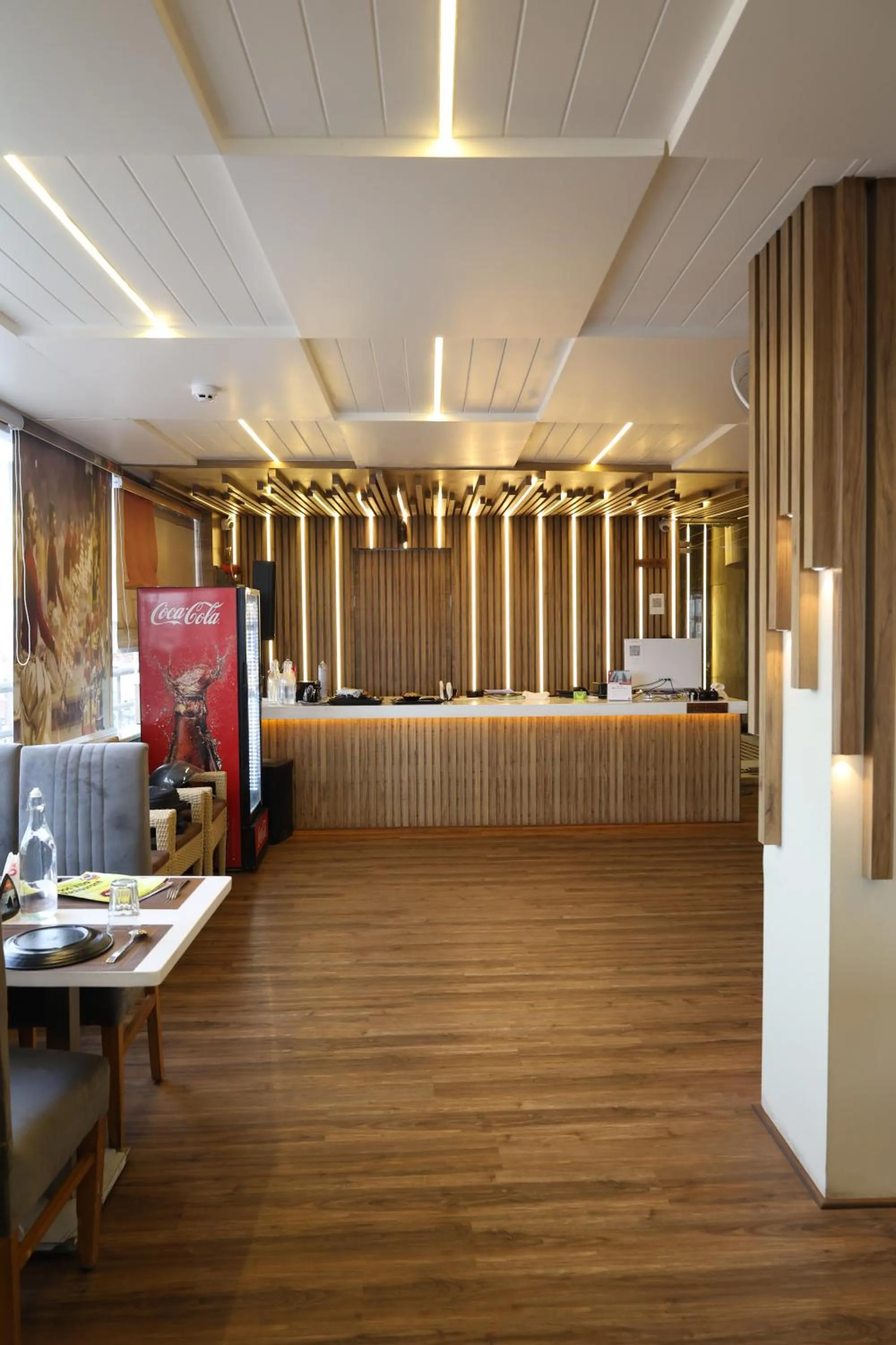 Restaurant/places to eat in HOTEL DEVA INN