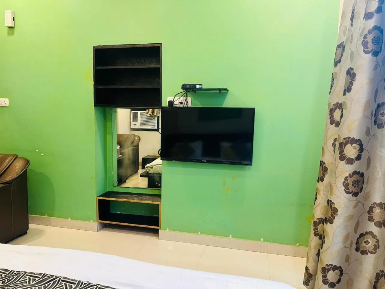 TV and multimedia in HOTEL DEVA INN