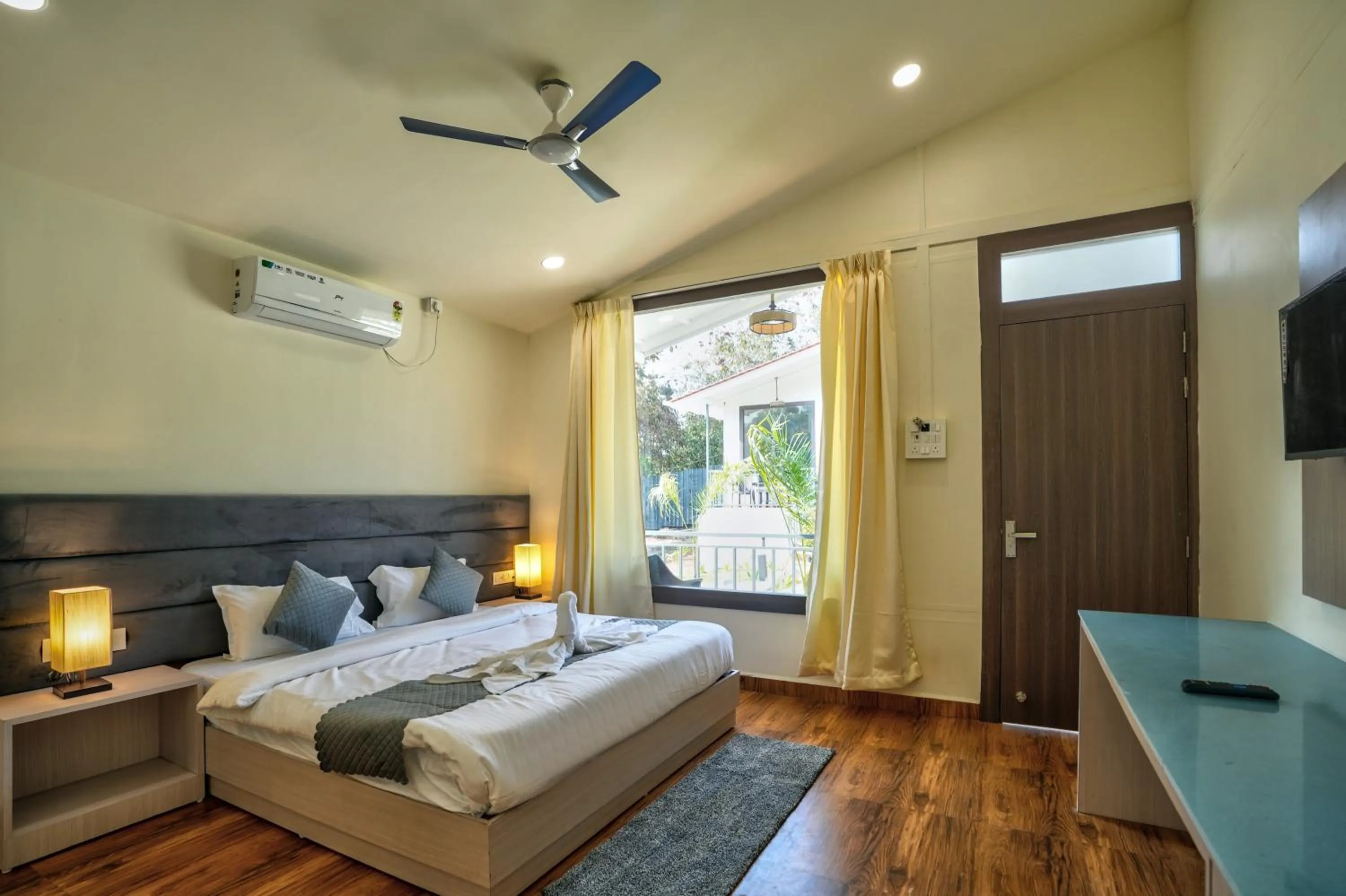 Photo of the whole room, Bed in Amore Serenity Resort