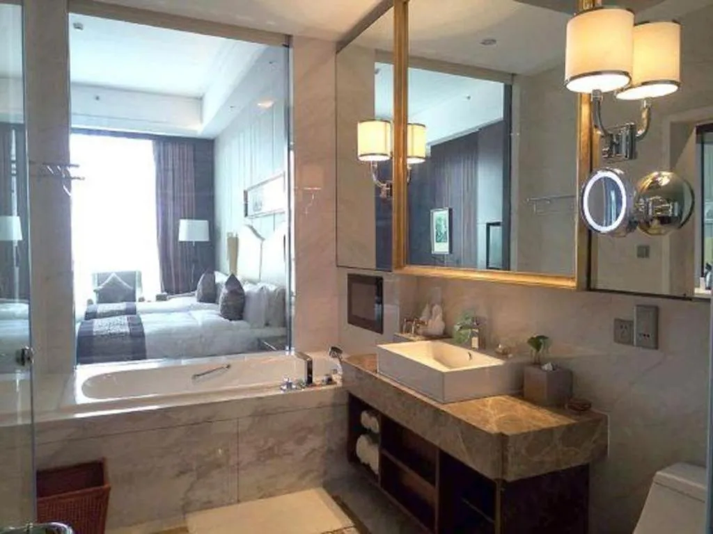 Bairun Zhenjiang International Hotel