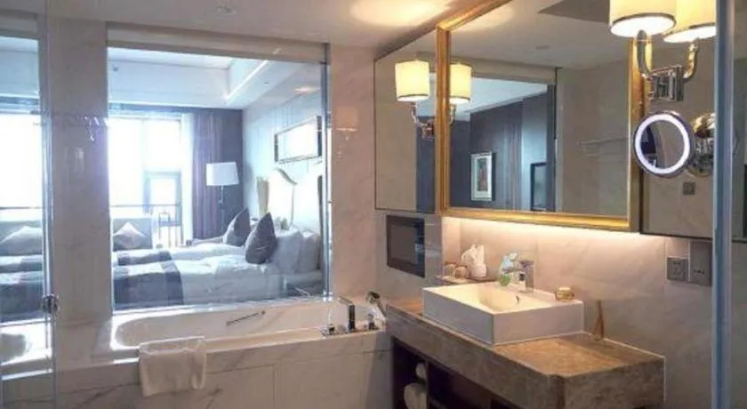 Bairun Zhenjiang International Hotel