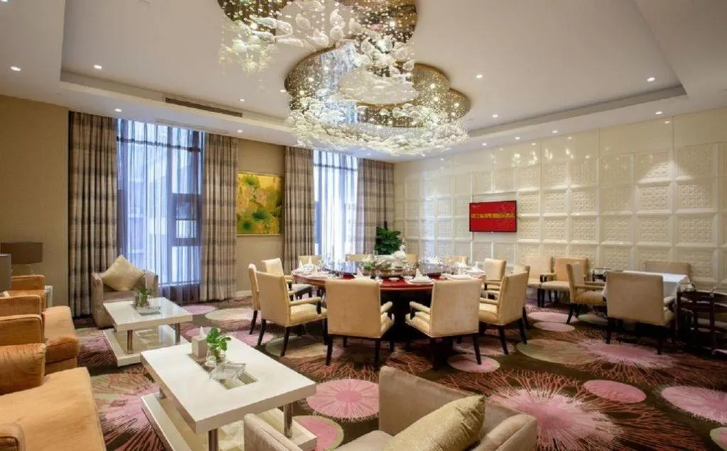 Bairun Zhenjiang International Hotel