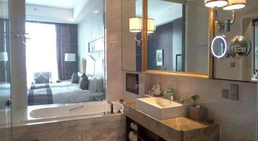 Bairun Zhenjiang International Hotel