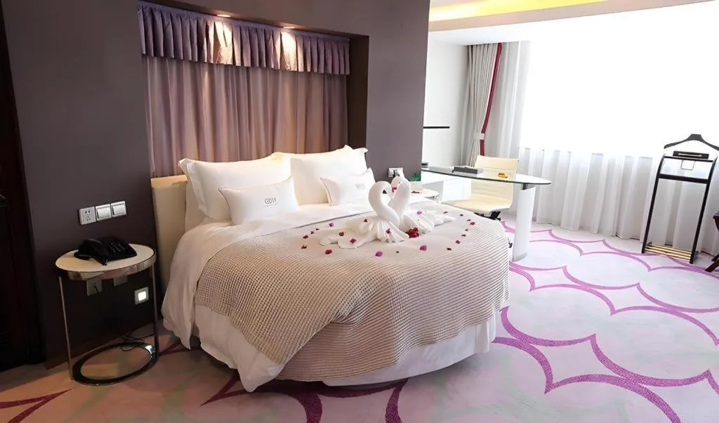 Bed in Xingtai Yuehai Hotel