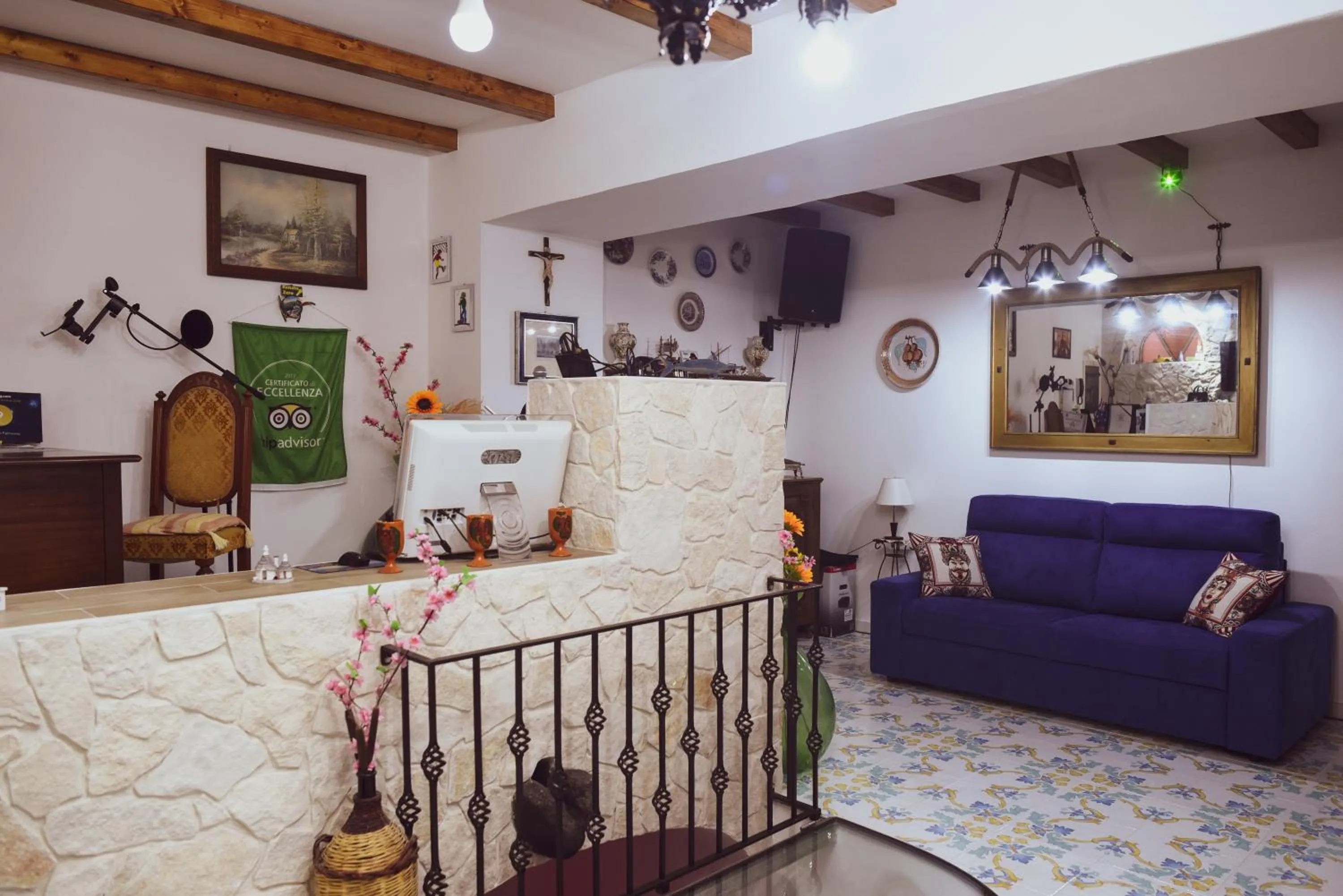 Communal lounge/ TV room in B&B Antico Palmento