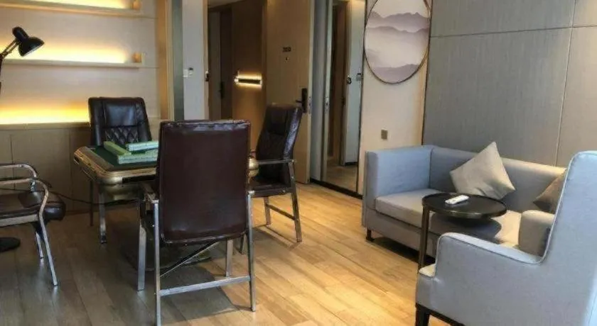 Echeng Hotel Nanning Huqiu Metro Station