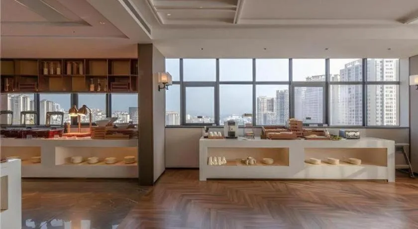 Echeng Hotel Nanning Huqiu Metro Station