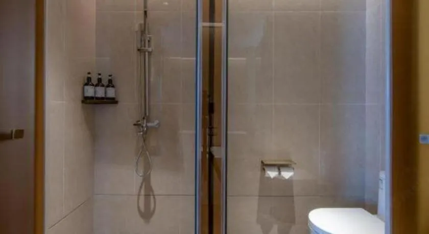 Echeng Hotel Nanning Huqiu Metro Station