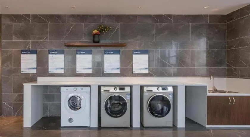 Echeng Hotel Nanning Huqiu Metro Station