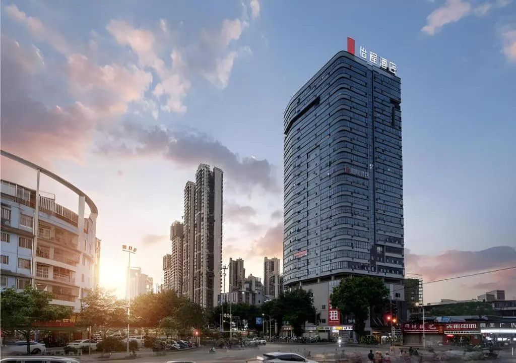 Echeng Hotel Nanning Huqiu Metro Station