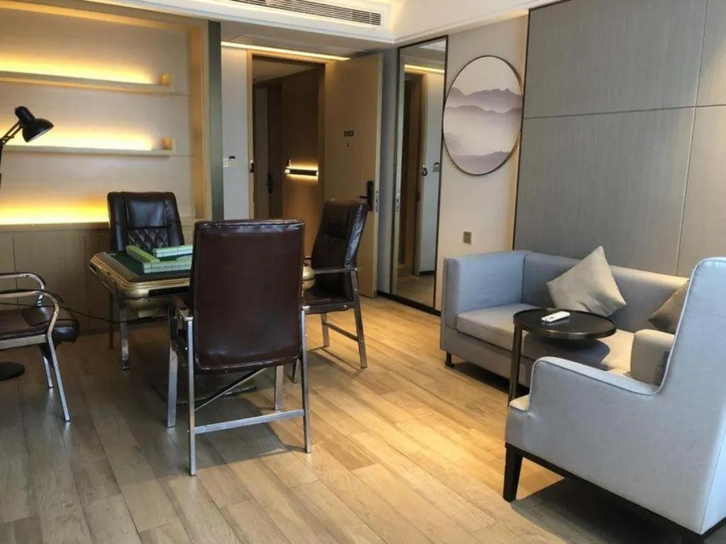 Echeng Hotel Nanning Huqiu Metro Station