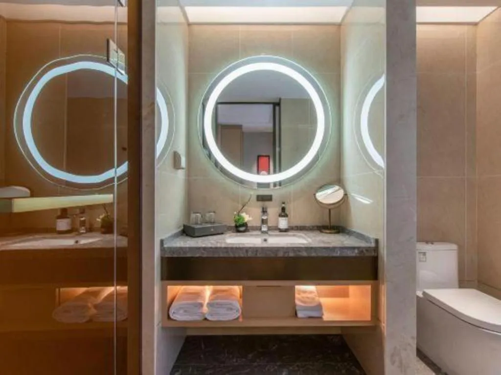 Echeng Hotel Nanning Huqiu Metro Station