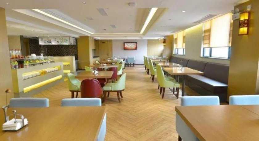 Echeng Hotel Nanning Huqiu Metro Station