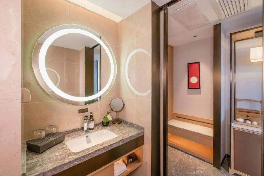 Echeng Hotel Nanning Huqiu Metro Station