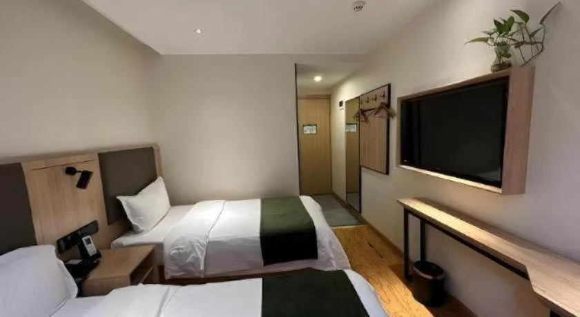 Bed in Green Tree Inn Express Beijing Xicheng District Dazhalan