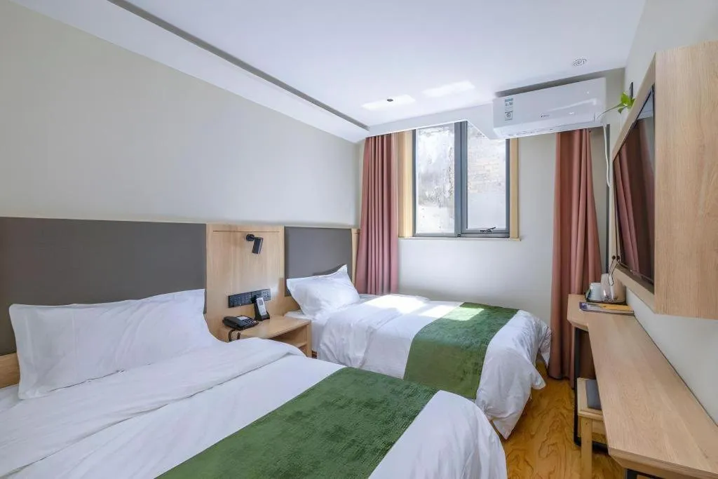 Bed in Green Tree Inn Express Beijing Xicheng District Dazhalan