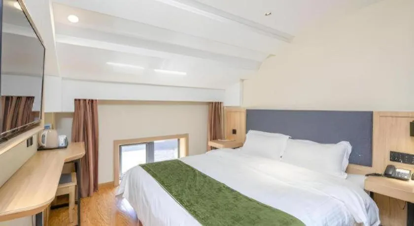 Bed in Green Tree Inn Express Beijing Xicheng District Dazhalan