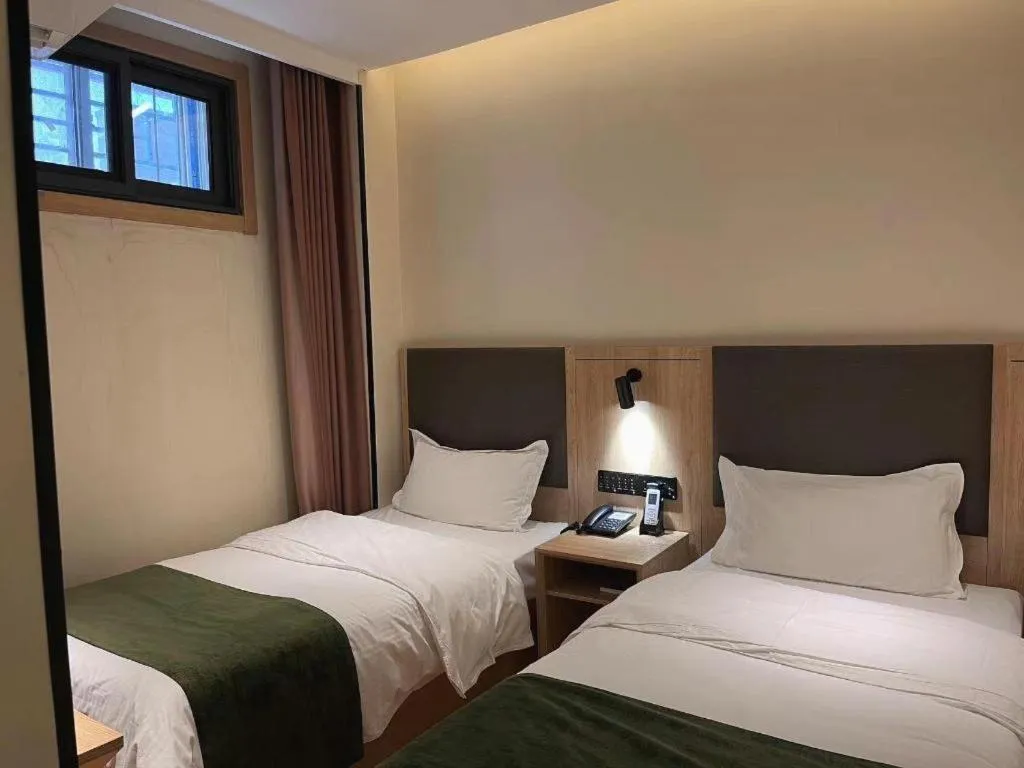 Bed in Green Tree Inn Express Beijing Xicheng District Dazhalan