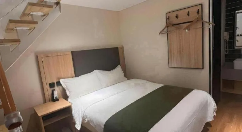 Bed in Green Tree Inn Express Beijing Xicheng District Dazhalan