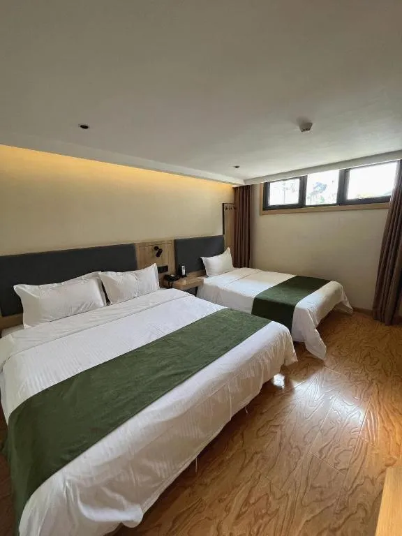Bed in Green Tree Inn Express Beijing Xicheng District Dazhalan
