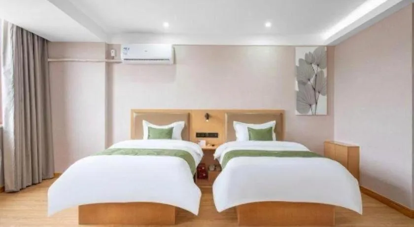 Green Tree Inn Express Weifang Zhucheng Longyuan Shangcheng