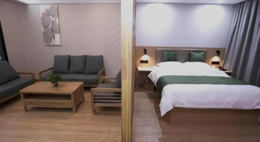 Green Tree Inn Express Weifang Zhucheng Longyuan Shangcheng