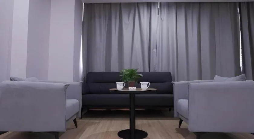 Green Tree Inn Express Weifang Zhucheng Longyuan Shangcheng