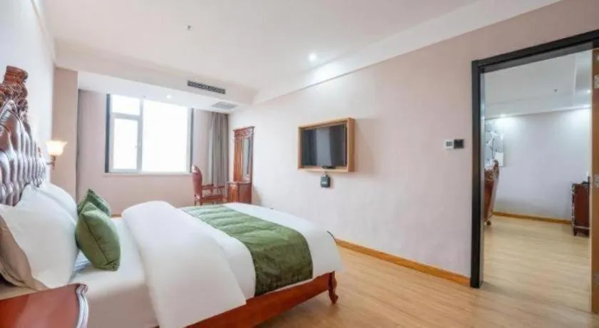 Green Tree Inn Express Weifang Zhucheng Longyuan Shangcheng