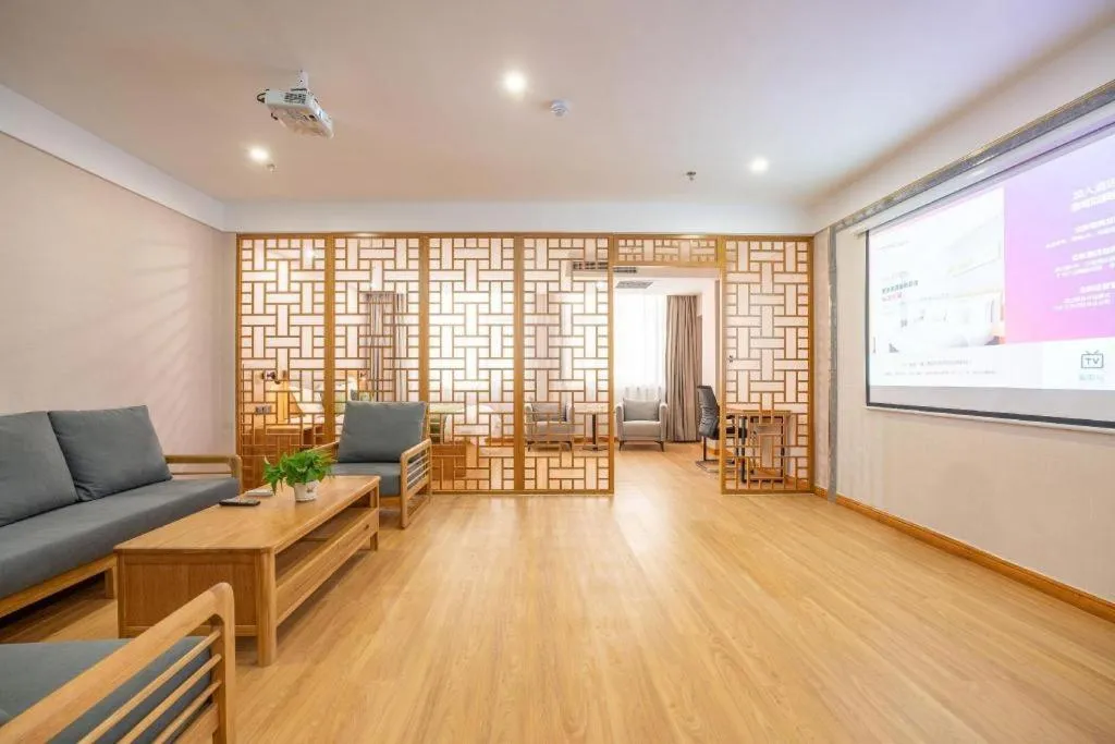 Green Tree Inn Express Weifang Zhucheng Longyuan Shangcheng