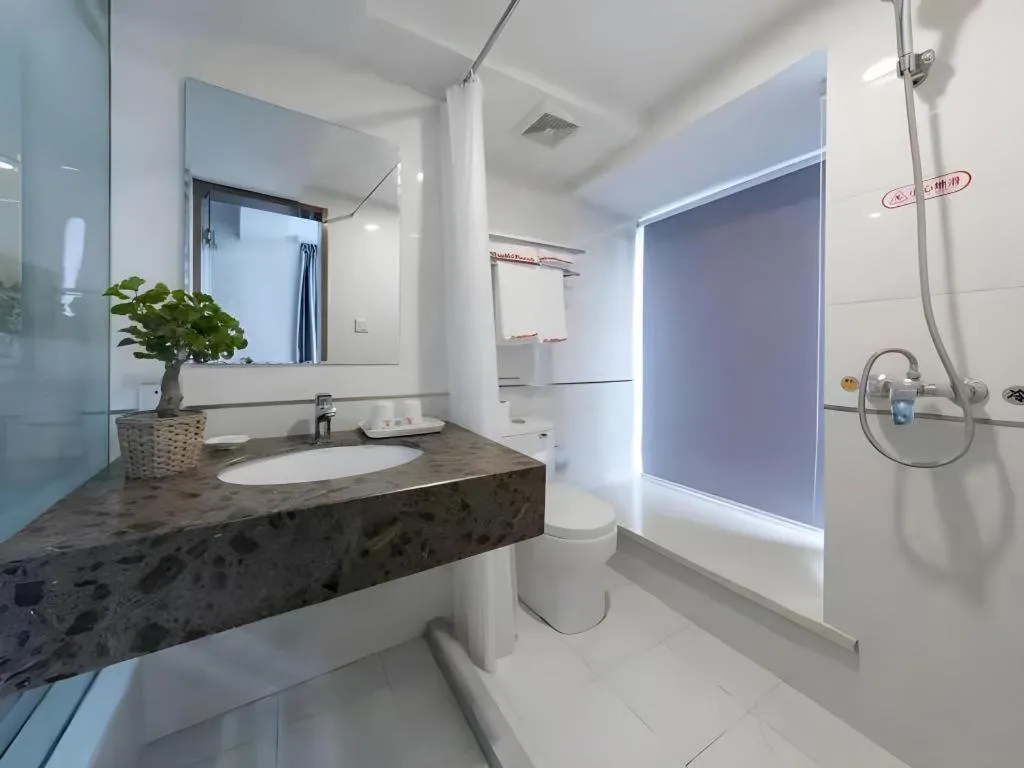 Shell Hotel Nanjing Mingfa Square Metro Station