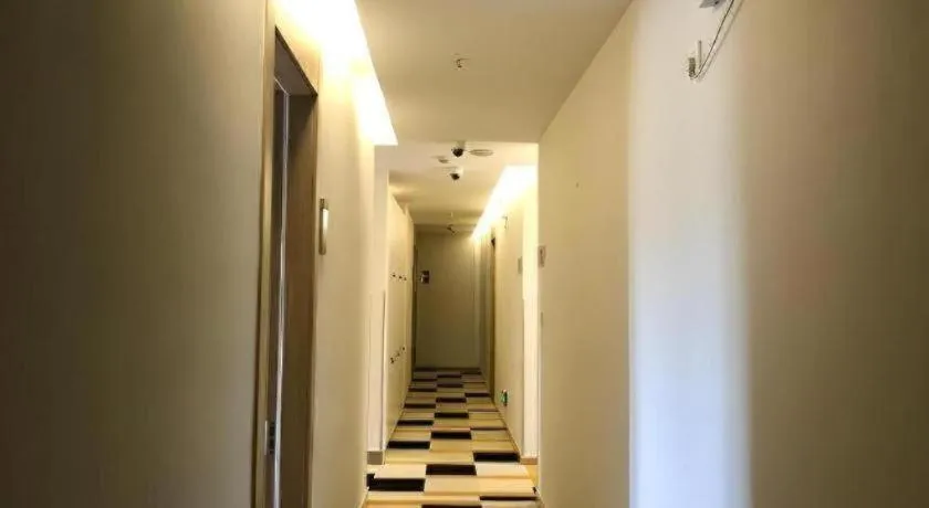 Shell Hotel Shanghai Minhang District Wenjing Road Metro Station