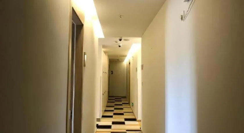 Shell Hotel Shanghai Minhang District Wenjing Road Metro Station