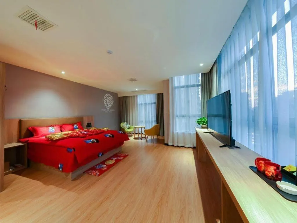 Bed in Shell Hotel Anhui Huaibei Suixi County Economic Development Zone