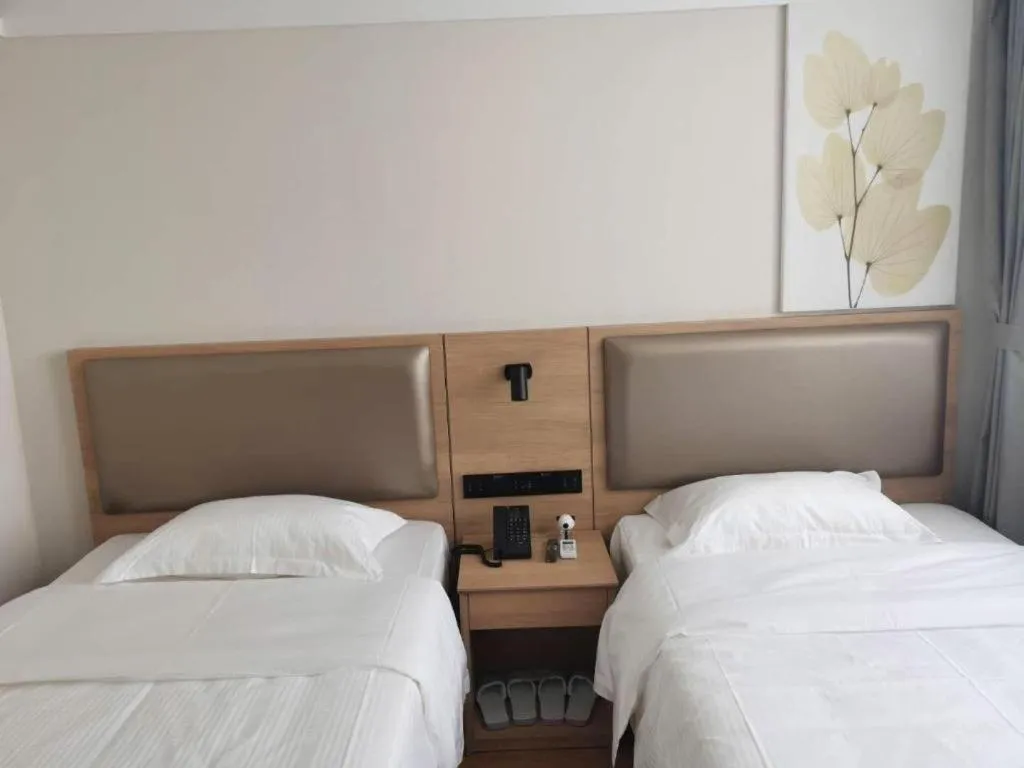 Bed in Green Tree Inn Express Jinan Huaiyin District Jingshi Road Children's Hospital