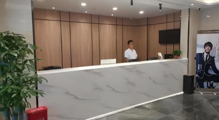 Green Tree Inn Express Jinan Huaiyin District Jingshi Road Children's Hospital