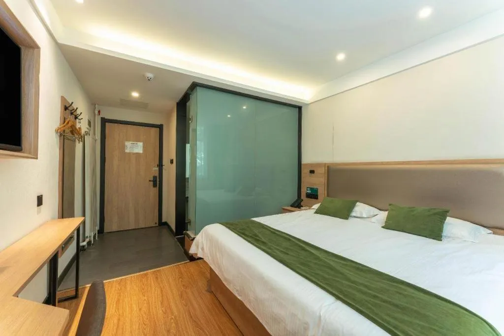 Bed in Green Tree Inn Express Jinan Huaiyin District Jingshi Road Children's Hospital