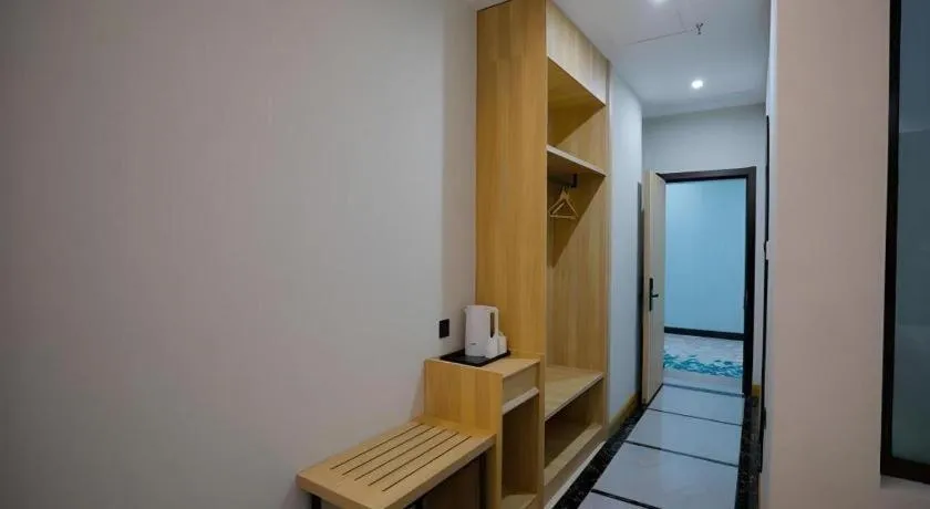 Green Tree Inn Express Tangshan Yueting County Bus Station