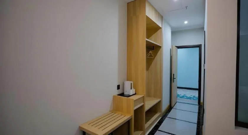 Green Tree Inn Express Tangshan Yueting County Bus Station