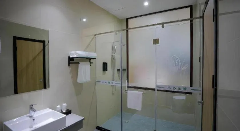 Green Tree Inn Express Tangshan Yueting County Bus Station