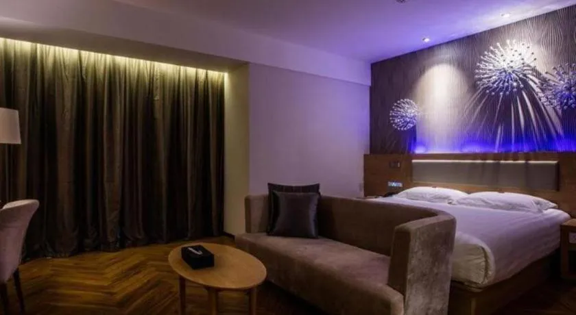 Crystal Orange Hotel Changzhou Dinosaurs Park