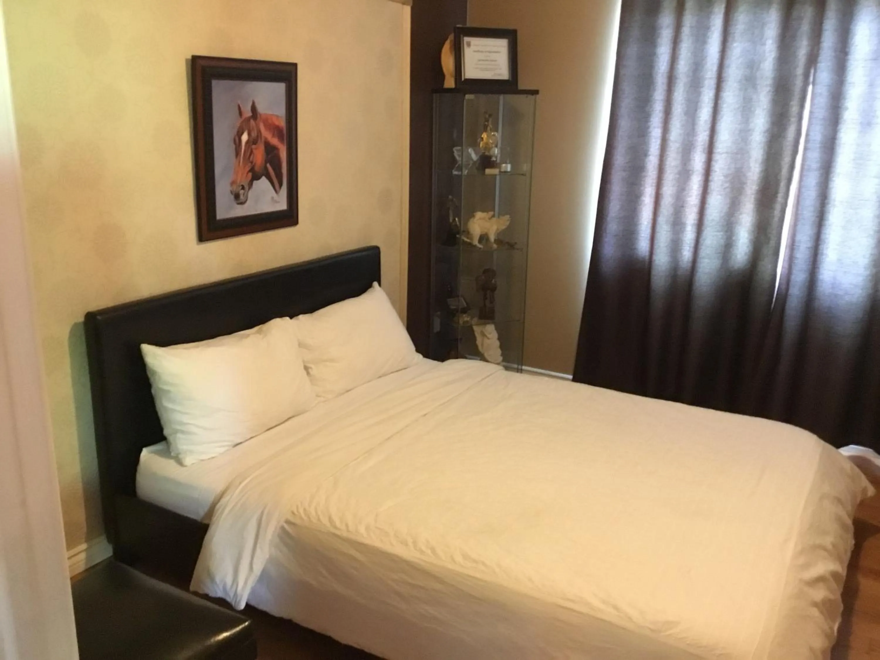 Property building, Bed in Mac B&B