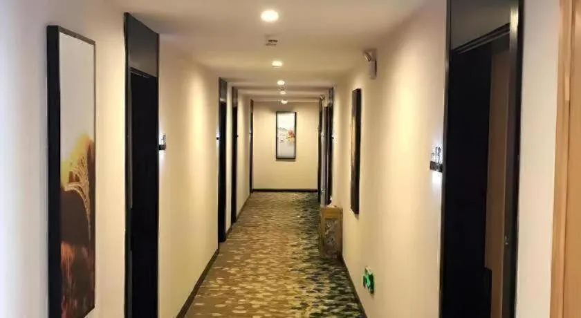 Green Tree Inn Fuyang Funan County Tianzhu Square