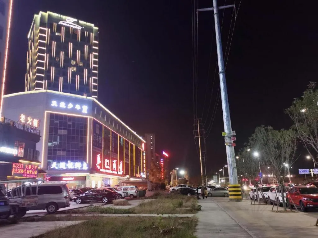 Green Tree Inn Fuyang Funan County Tianzhu Square