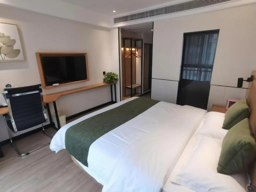 Bed in Green Tree Inn Fuyang Funan County Tianzhu Square