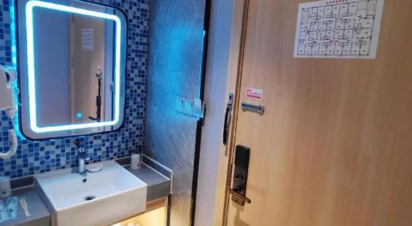 Shell Hotel Shanghai Normal University Hongcao Road Metro Station Guiping Road