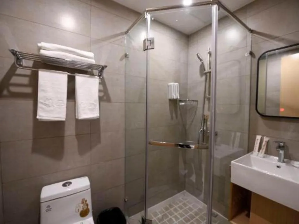 Shell Hotel Shanghai Normal University Hongcao Road Metro Station Guiping Road